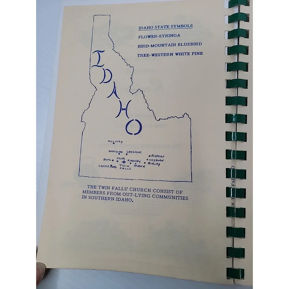 Home Cookin'is A Family Affair‎ A Book Of Recipes 90's Twin Falls Church Idaho